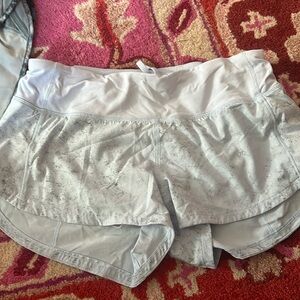 Lululemon shorts size 2 EUC